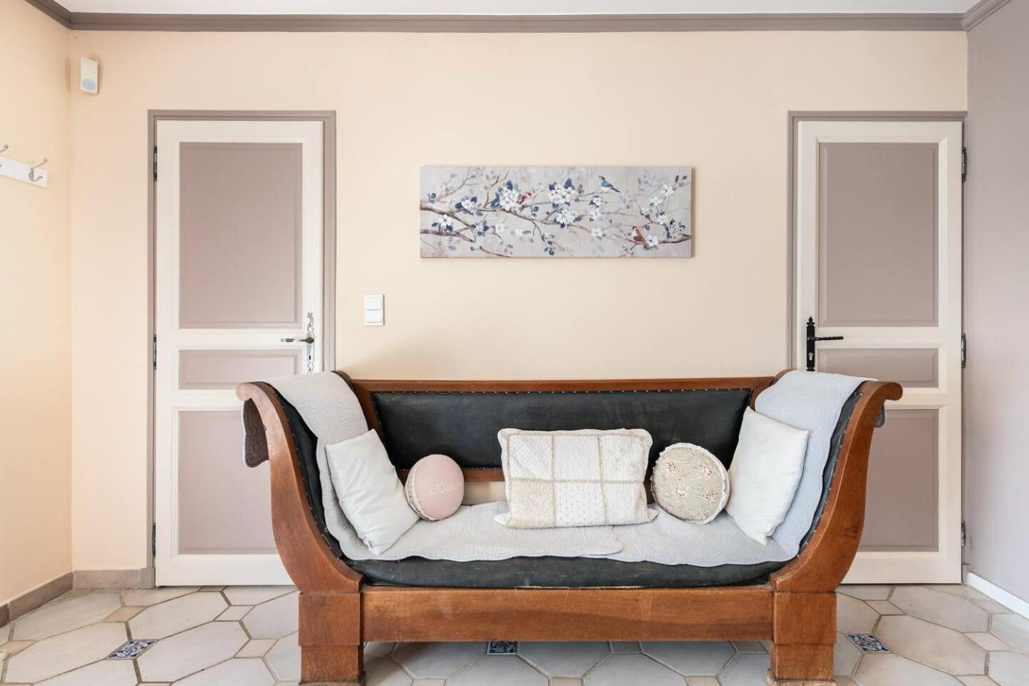 Chambre Et Table D'Hotes Villa Pomponette Nans-les-Pins Exteriör bild