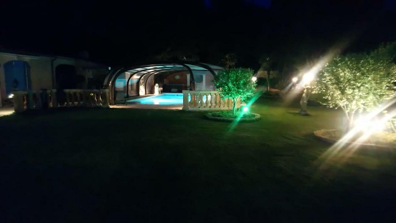 Chambre Et Table D'Hotes Villa Pomponette Nans-les-Pins Exteriör bild